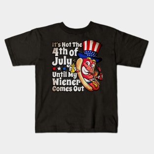 Mens Funny 4th of July Hot Dog Wiener Comes Out Adult Humor Gift Kids T-Shirt